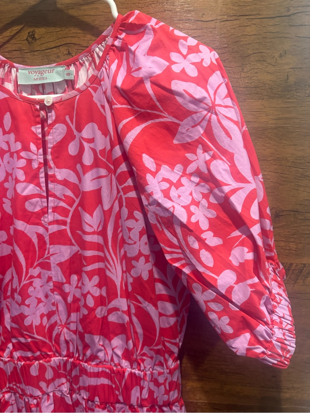 Voyageur Mersea Hedy Tropical red Floral Puff Sleeve Tiered Midi - Picture 4 of 10